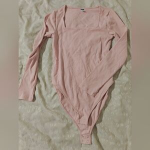 Square neck bodysuit long sleeve.